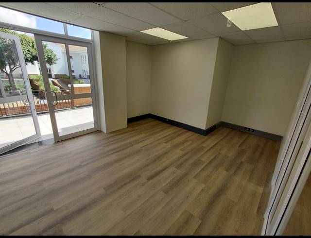235M² OFFICE TO LET IN BRYANSTON
